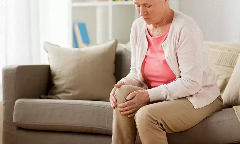 Osteoarthritis of the joints in an elderly woman